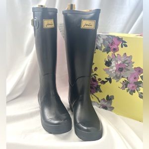 Joules TALL Black with Yellow stripes Rainboot. BRAND NEW with TAGS. Size 9.